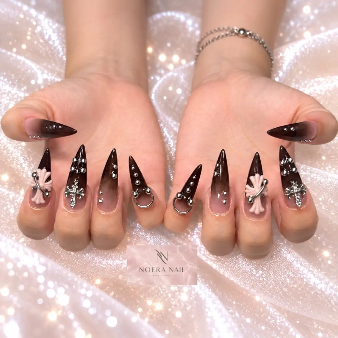 ネイル チークネイル 長さ出し キラキラネイル 韓国ネイル マグネットネイル ハンドネイル ハンドケア NOERA NAIL チップ長さ出し大塚店のネイルデザイン
