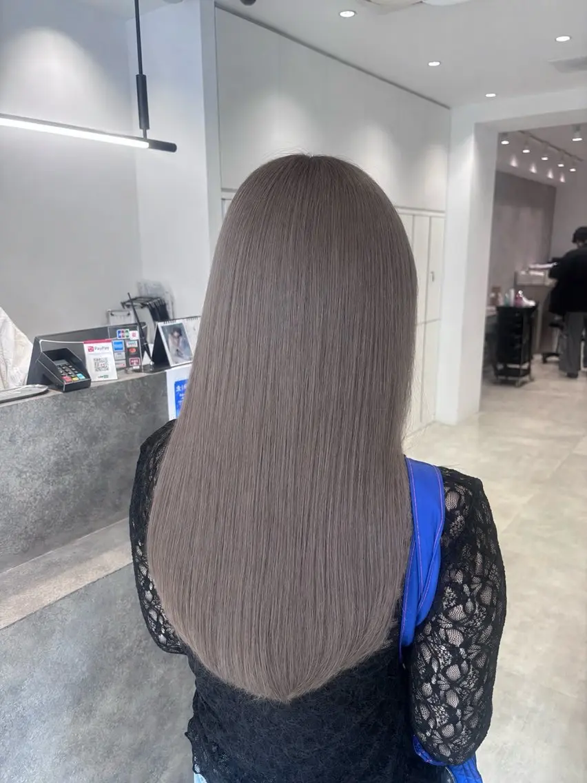 ロング カット ヘアカラー 羽田 莉野のヘアスタイル