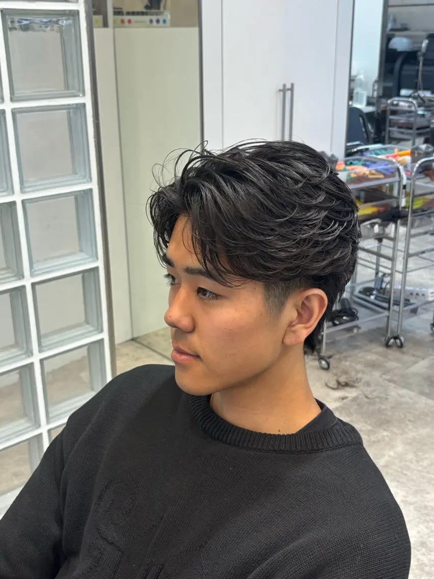 ショート パーマ メンズ フェザーパーマ メンズパーマ 【fifth】上條 巧真のヘアスタイル