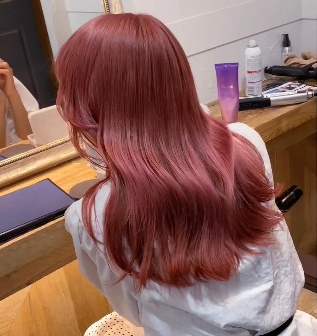 セミロング カラー ピンクカラー 横尾 歩のヘアスタイル