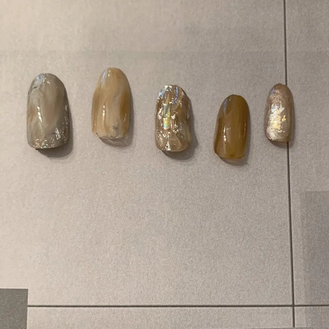 ネイル ブラウン 栗林 実莉のネイルデザイン