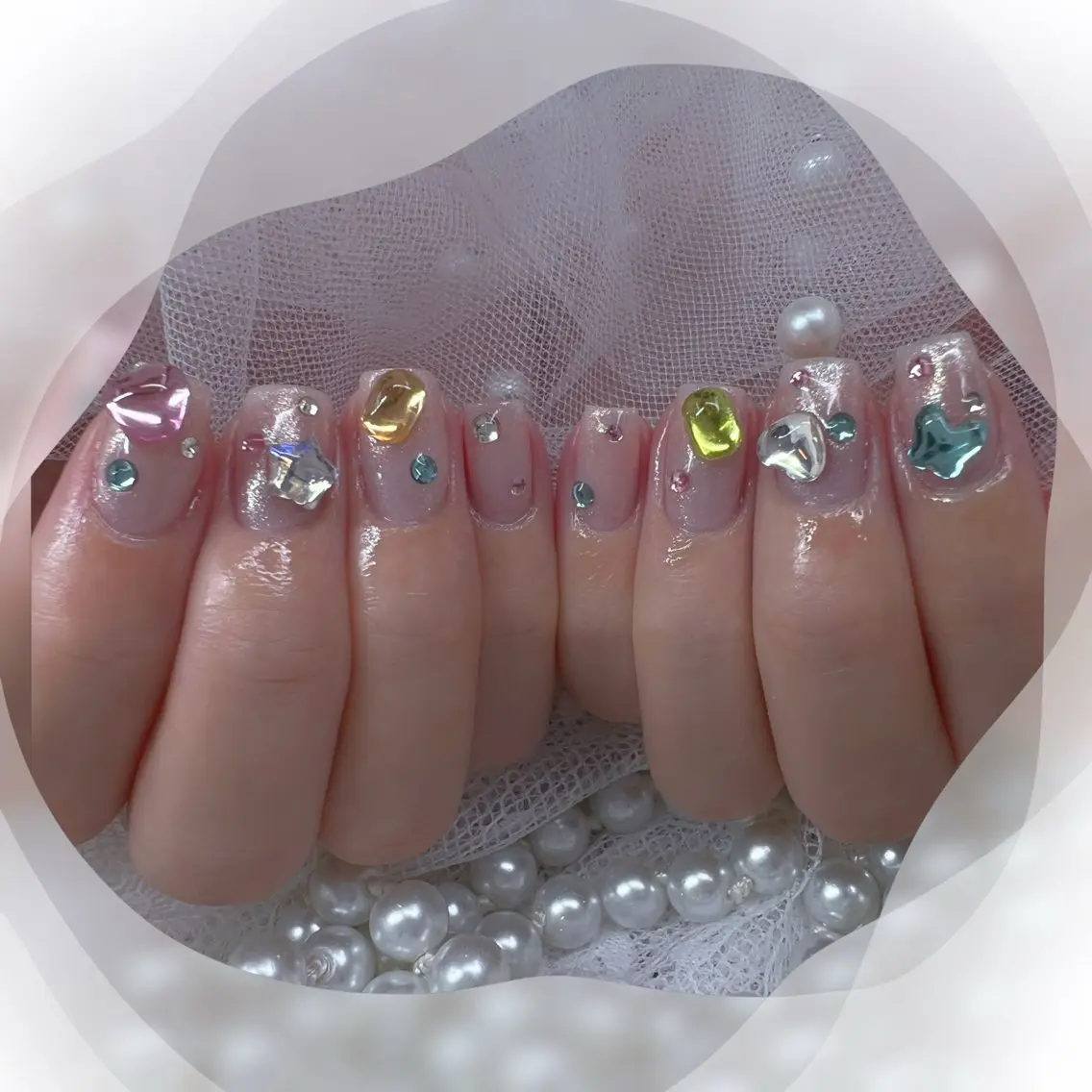 ネイル チークネイル フレンチネイル ガーリー ガラスフレンチ グラデーション ハンドネイル Chill Nailsalonのネイルデザイン