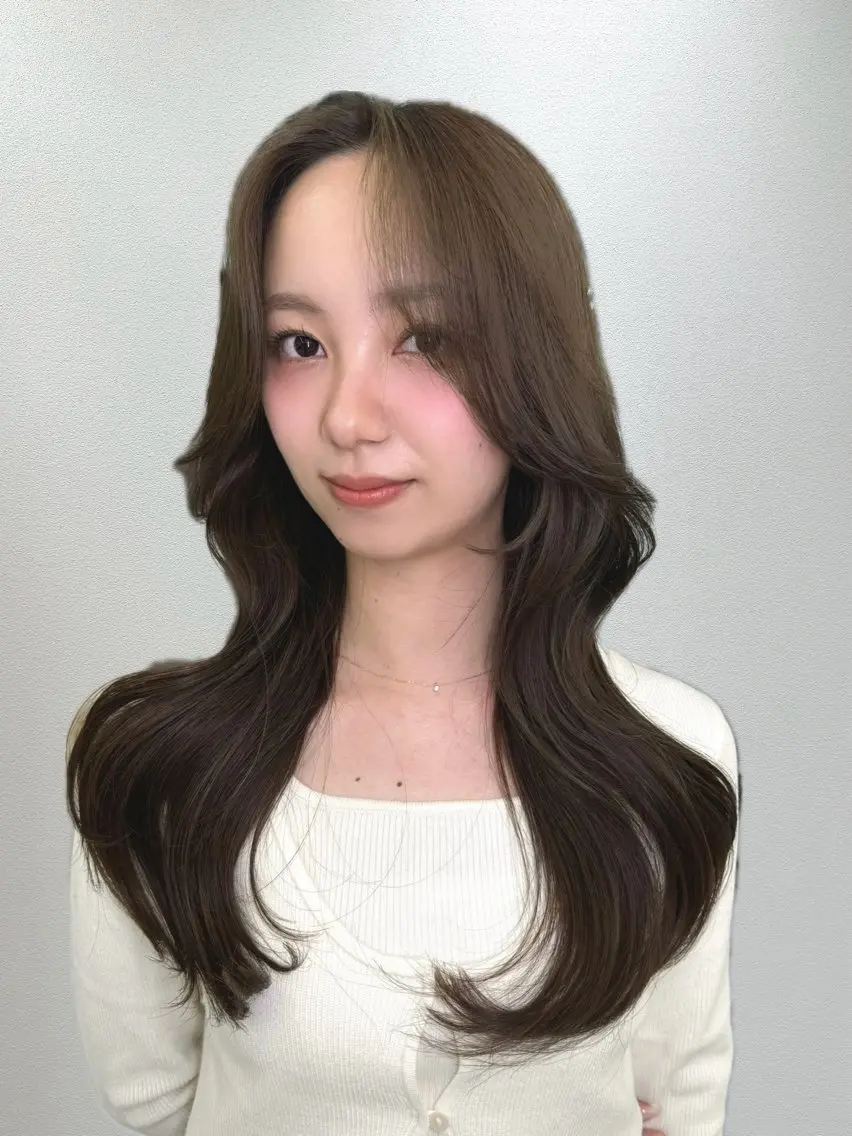 ロング カラー ヘアアレンジ くびれヘア くびれレイヤー レイヤーカット レイヤーカット🤍 RINAのヘアスタイル