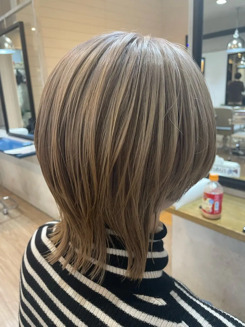 ショート カラー すやま もえのヘアスタイル