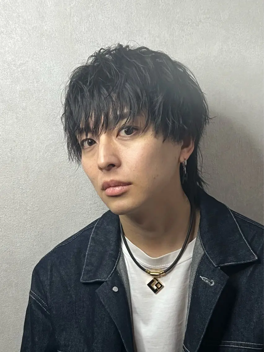 ショート カラー メンズ メンズハイトーン ハイトーンカラー カット パーマ フェザーパーマ浦和 スパイキーショートのヘアスタイル