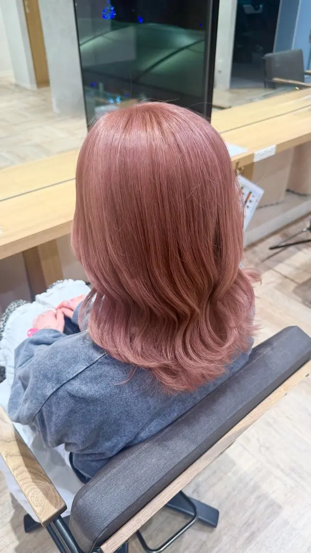 セミロング カラー ベージュカラー ピンクカラー ピンクベージュ カット ヘアカラー AVANCE. 玉置日向我のヘアスタイル
