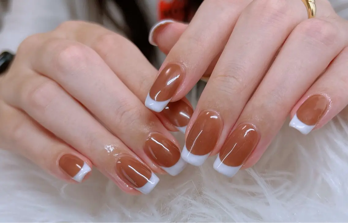 💅自爪+フレンチ (ベースフィルイン)の写真