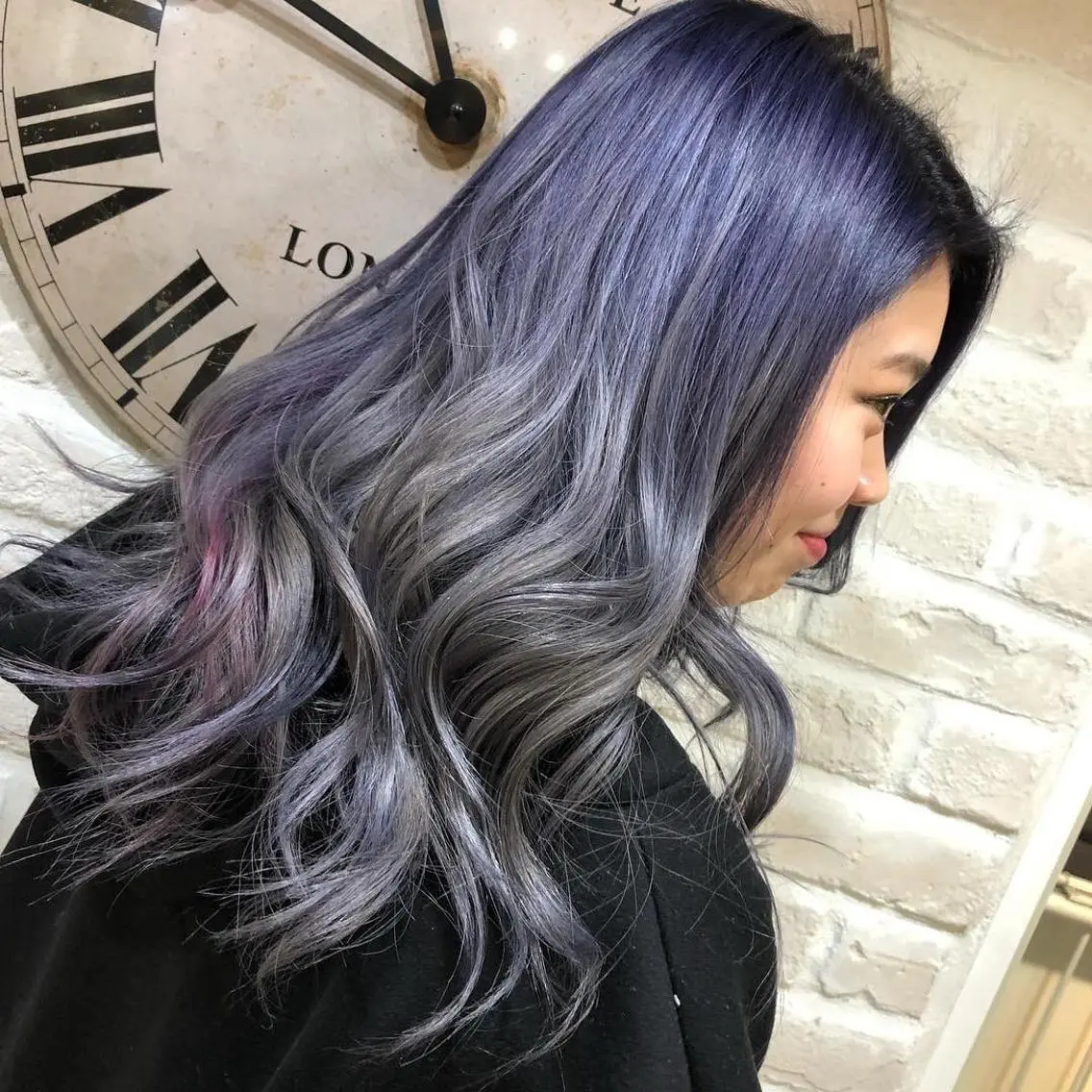セミロング カラー グラデーションカラー ラベンダーカラー Aujua ソムリエ 勝又舞夏のヘアスタイル