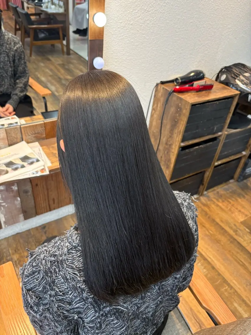 カラー レナ┊︎髪質改善 ┊︎シルクストレートのヘアスタイル