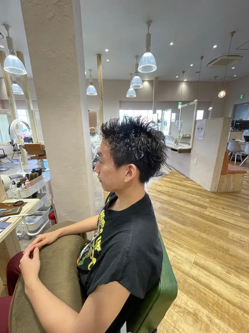 メンズ スパイキーショート カット 池本メンズパーマ フェザーパーマのヘアスタイル