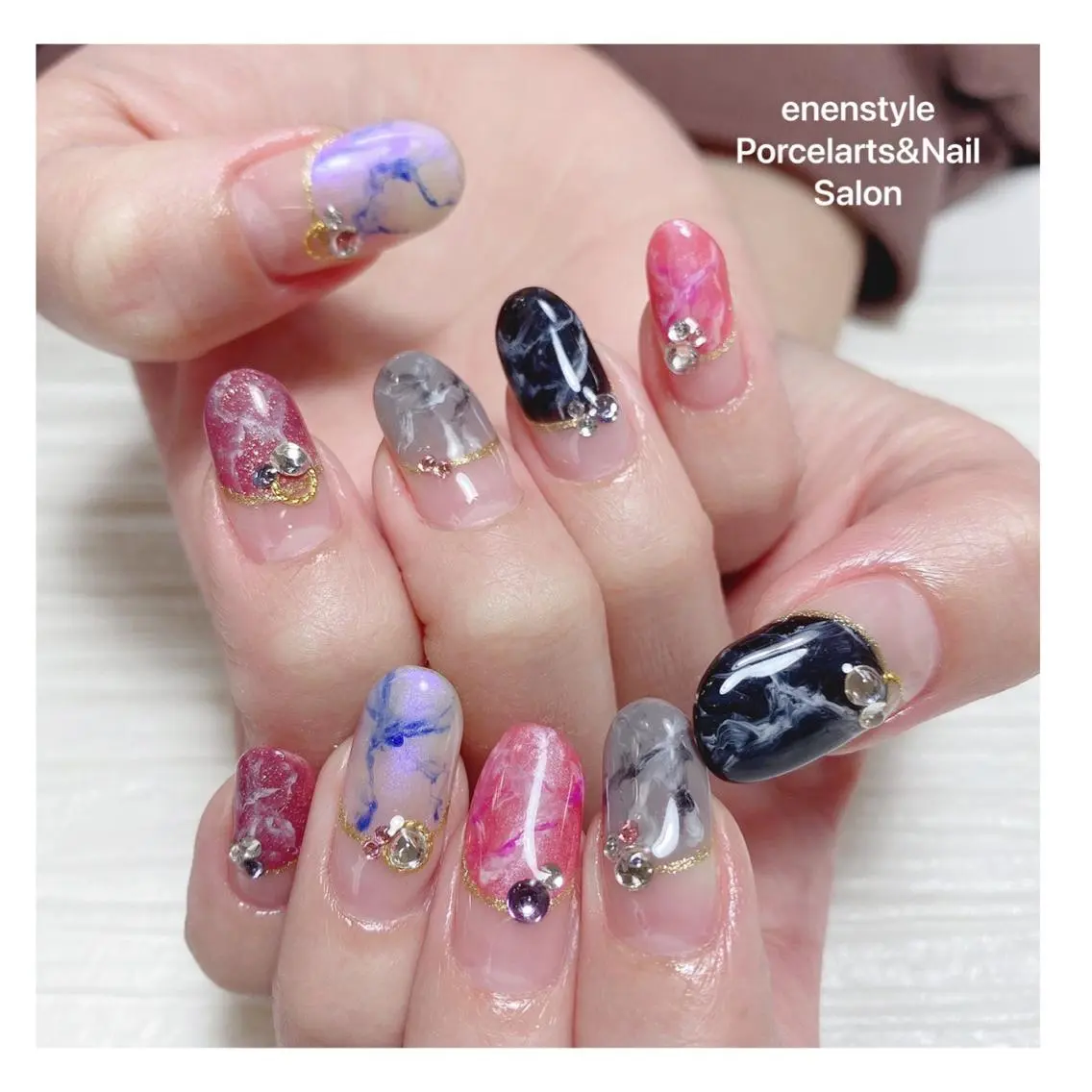 ミディアム ネイル ハンドネイル 🐾enen style 🐾のネイルデザイン