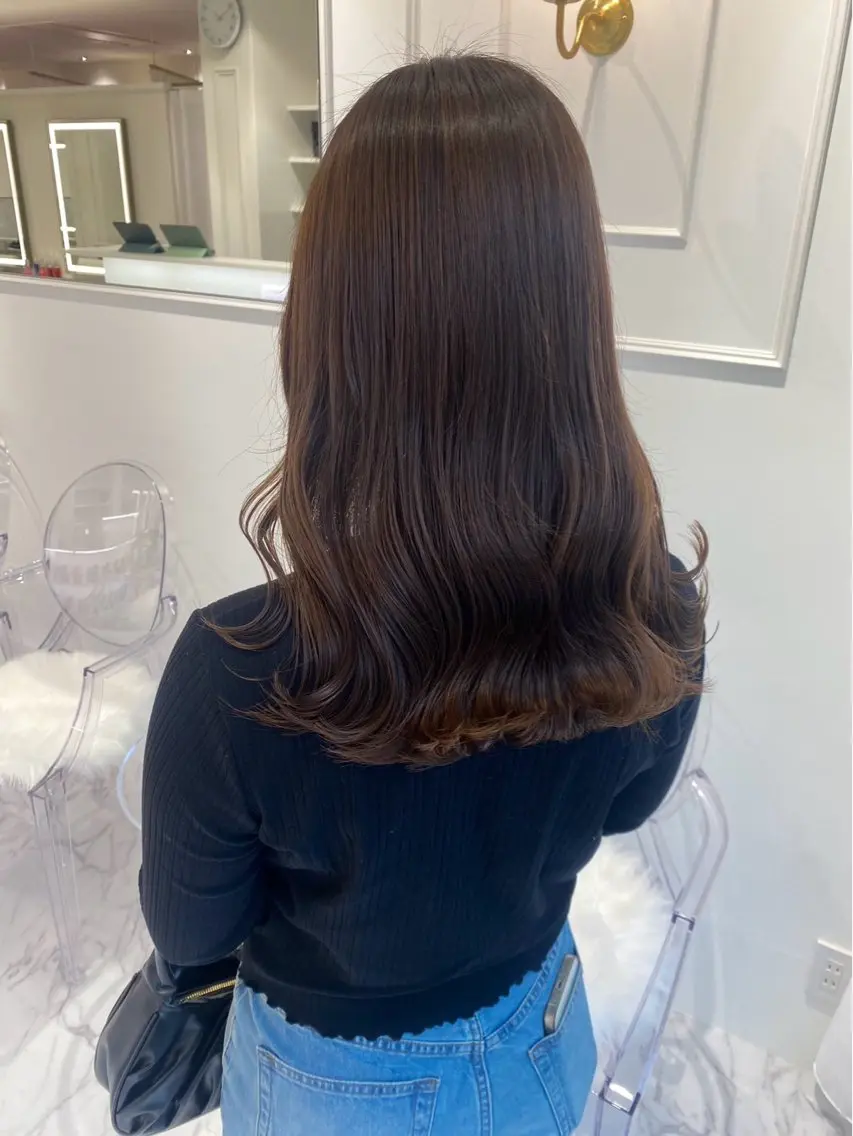 セミロング カラー ParveMix 岡本えりかのヘアスタイル