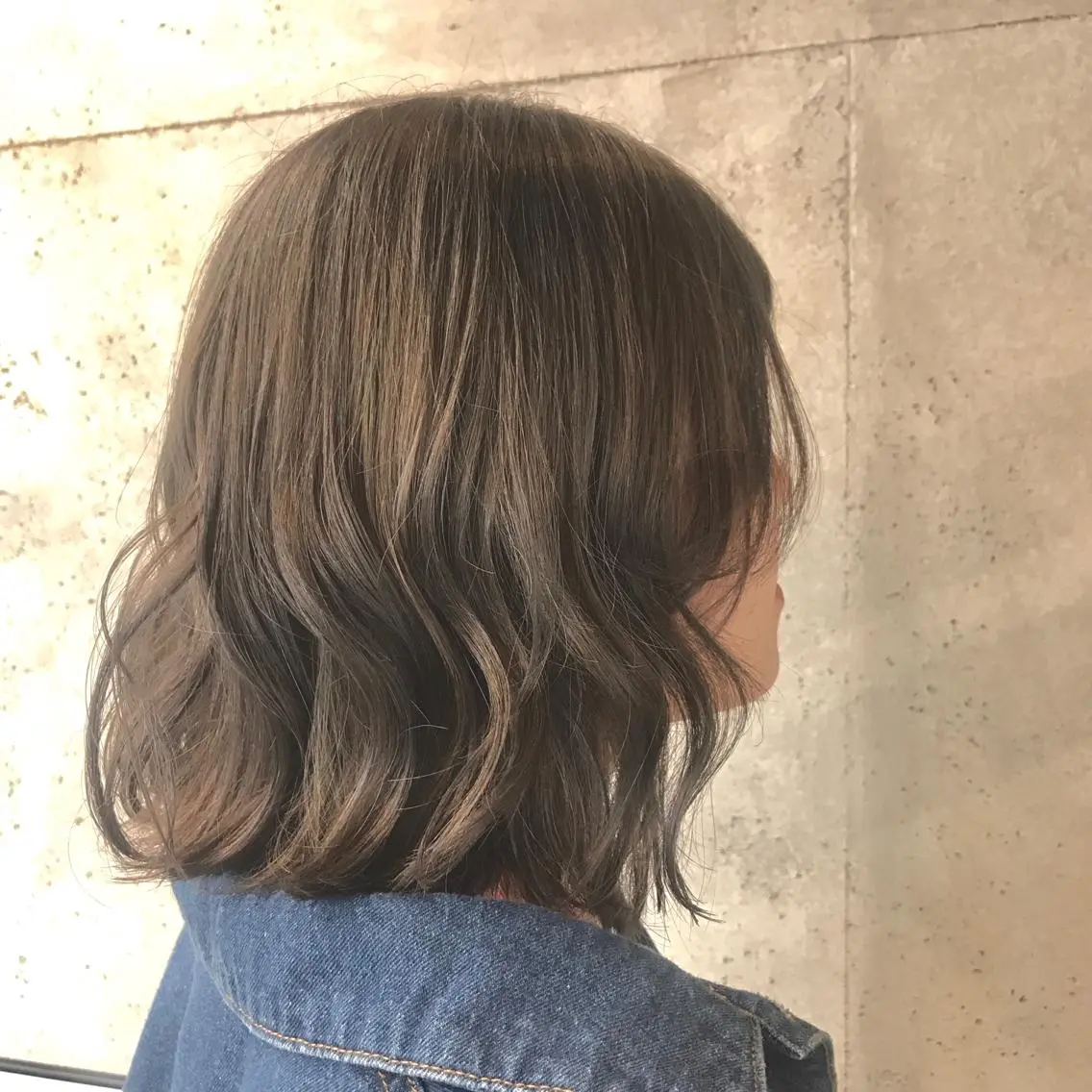 ミディアム カラー グレージュ にった みずきのヘアスタイル