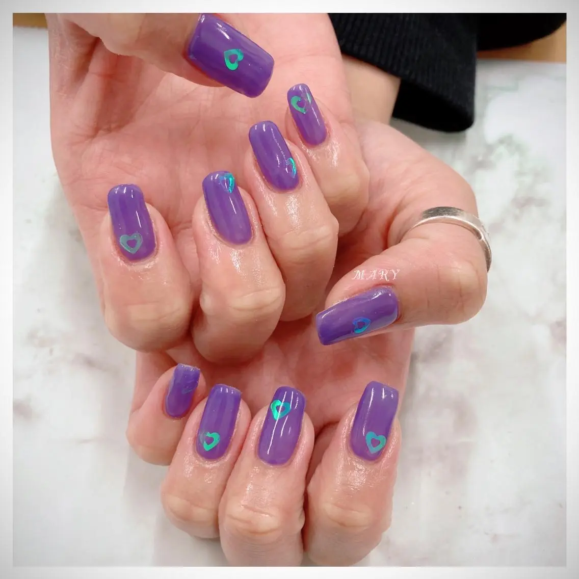 ネイル ハート ニュアンスネイル ワンカラーネイル パープル スクエアネイル ハンドネイル Mary nail .narumiのネイルデザイン