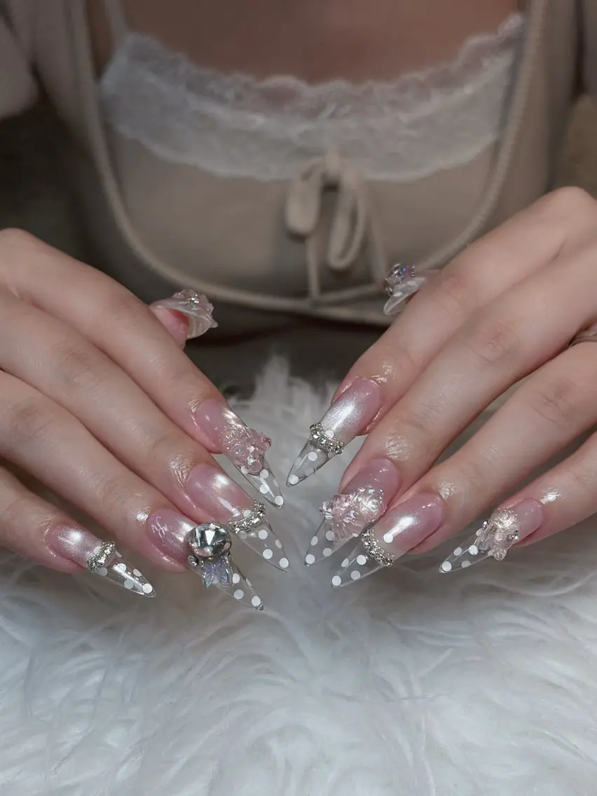 ネイル チークネイル ドット フレンチネイル グラデーション ハート ハンドネイル Julli NailStudioのネイルデザイン