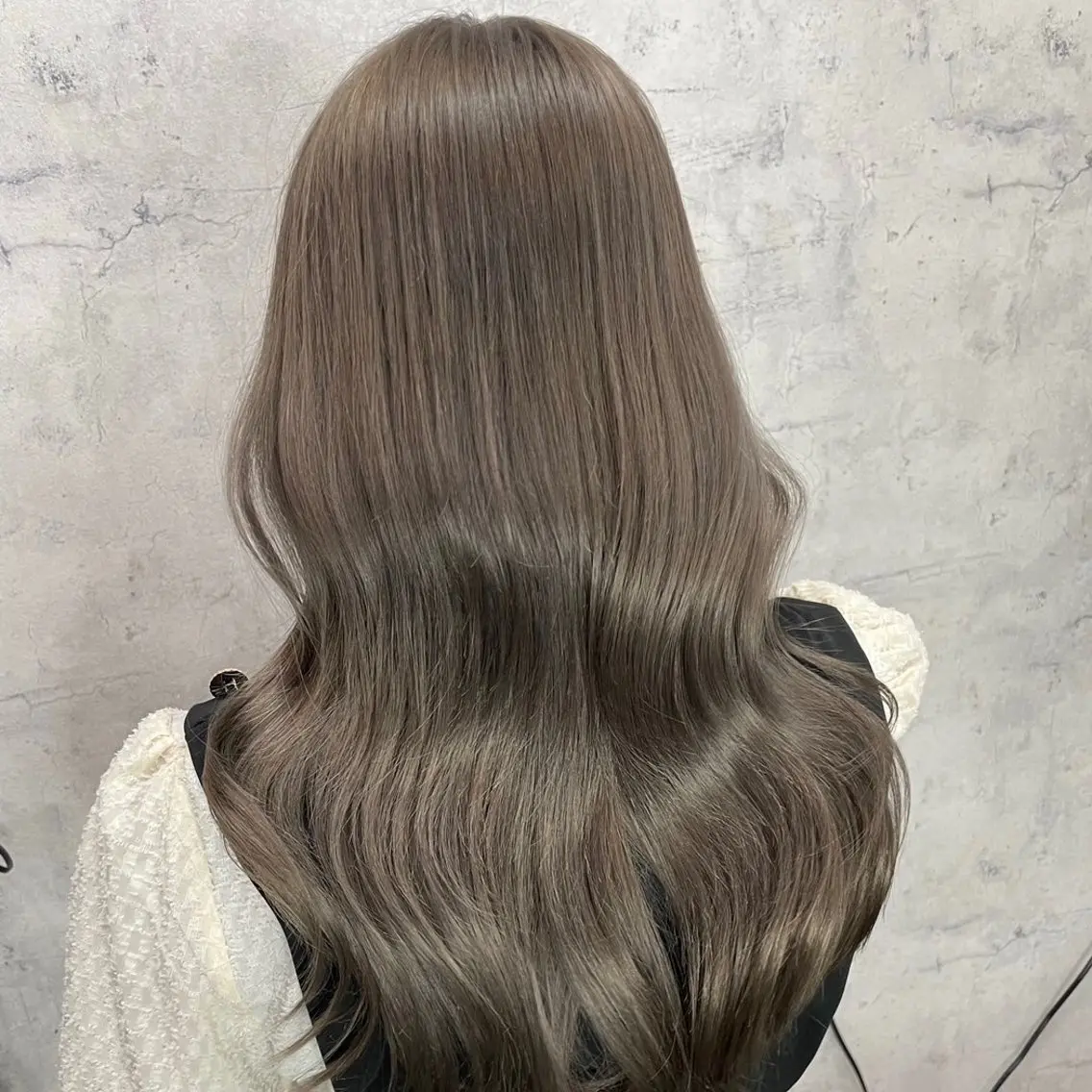 ロング カラー ブリーチ エクステ・レイヤ ーカット松下宗翔のヘアスタイル