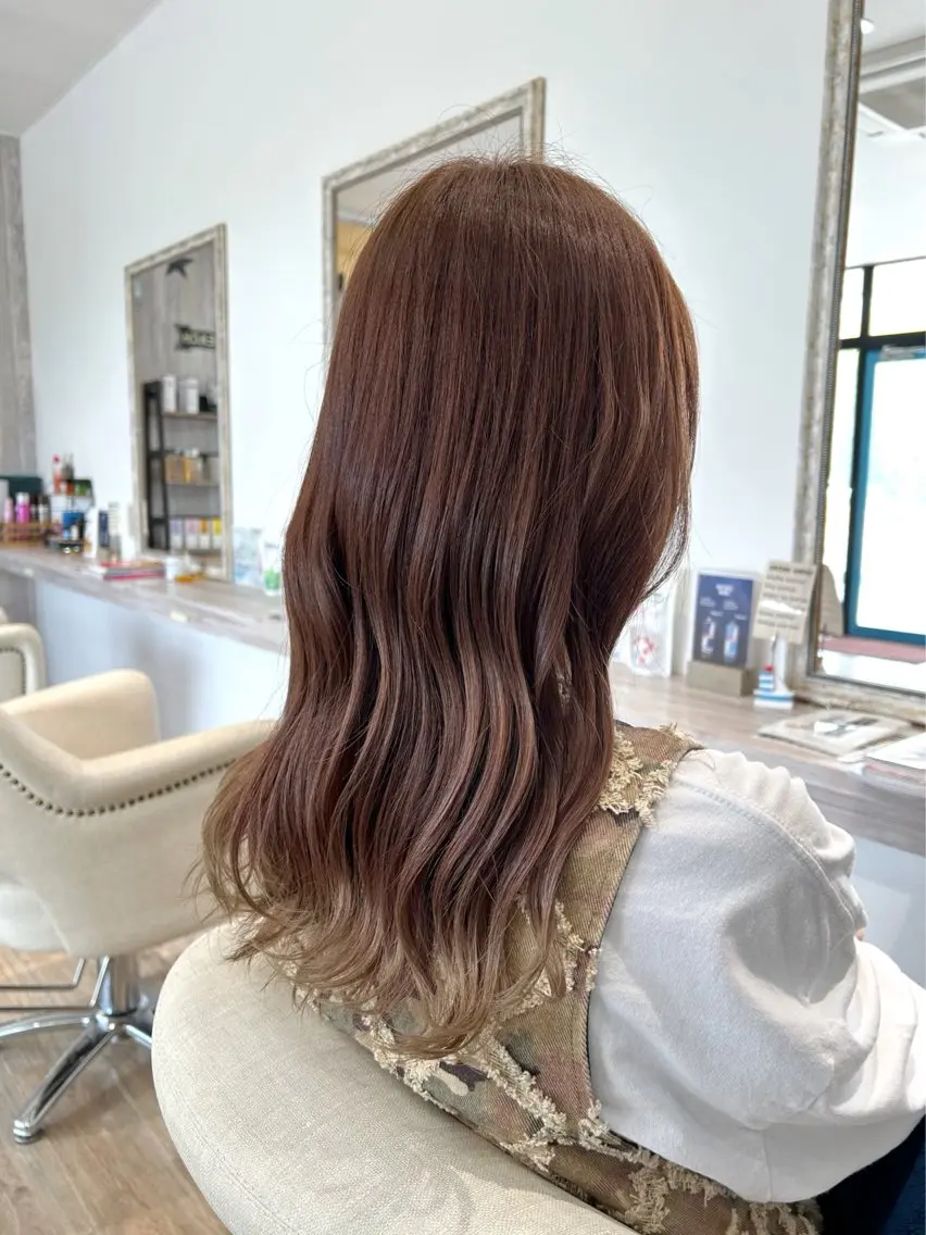カラー ベージュカラー ブリーチ グラデーションカラー 水口 琴絵のヘアスタイル