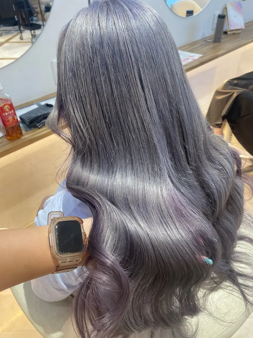 ロング エクステ 顔周りカット ハイライト 韓国風ヘア レイヤーカット ヘアカラー Lovis moa 〘国分 かな〙のヘアスタイル