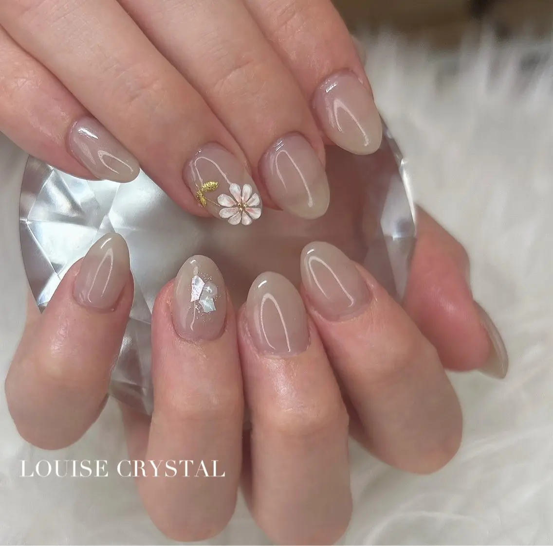 ネイル フラワーネイル ぷっくりネイル ハンドネイル LOUISE CRYSTALのネイルデザイン