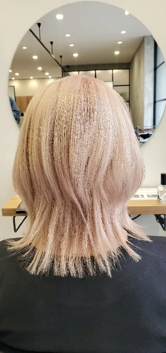 ミディアム カラー ベージュカラー ダブルカラー 儀間 真琴のヘアスタイル