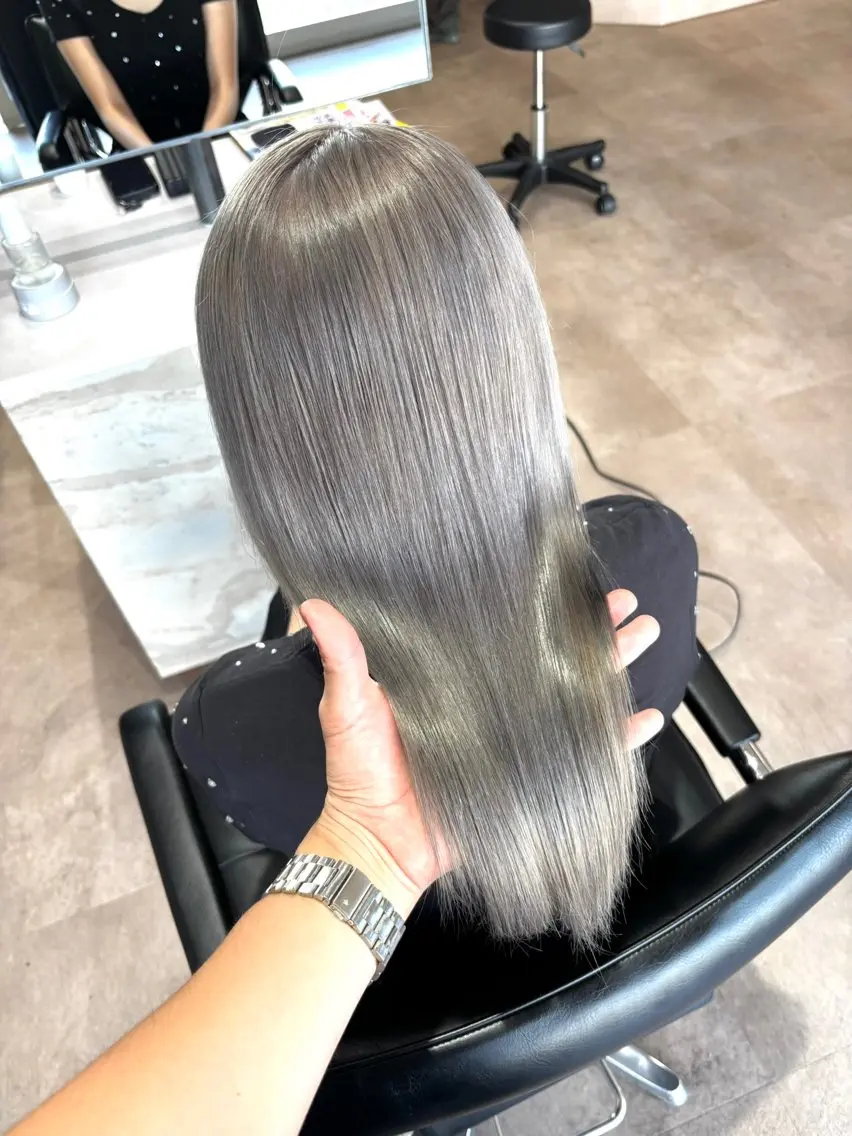 セミロング ヘアカラー 本田 央介のヘアスタイル