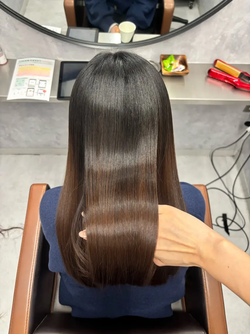 ロング カラー カット ヘアカラー トリートメント NUMBER_ ユイナのヘアスタイル