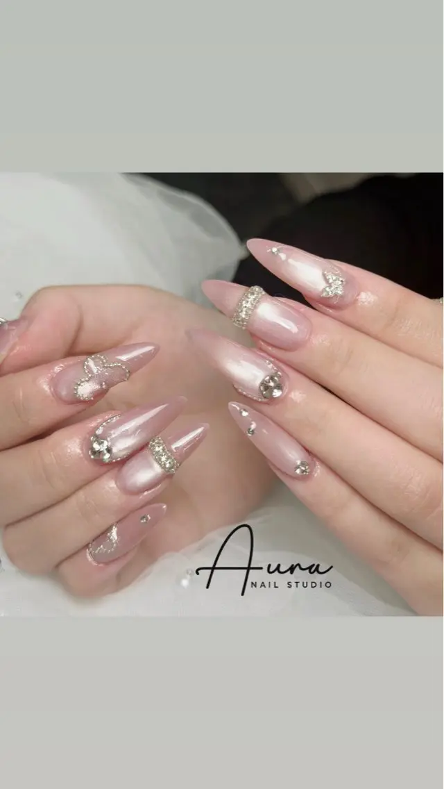 ネイル アートネイル ガーリー キラキラネイル 韓国ネイル ロングネイル ハンドネイル Aura Nail HanNaのネイルデザイン