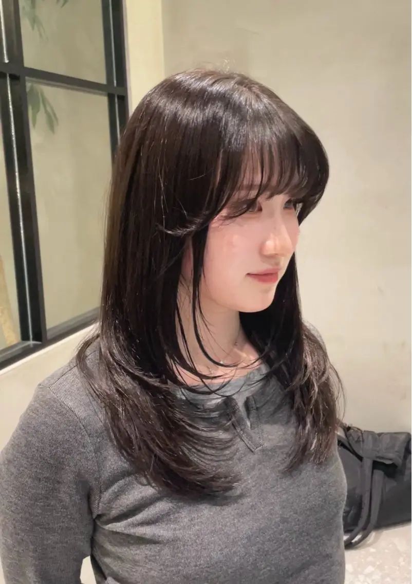 ロング カット ヘアカラー トリートメント 神戸レイヤーカット 顔周り／骨格診断のヘアスタイル