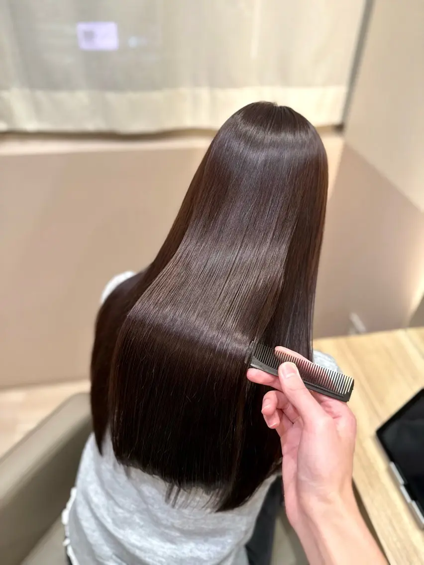 【原指名限定】髪質改善ストレート(美髪矯正)+内部補修トリートメント+メンテナンスカットの写真