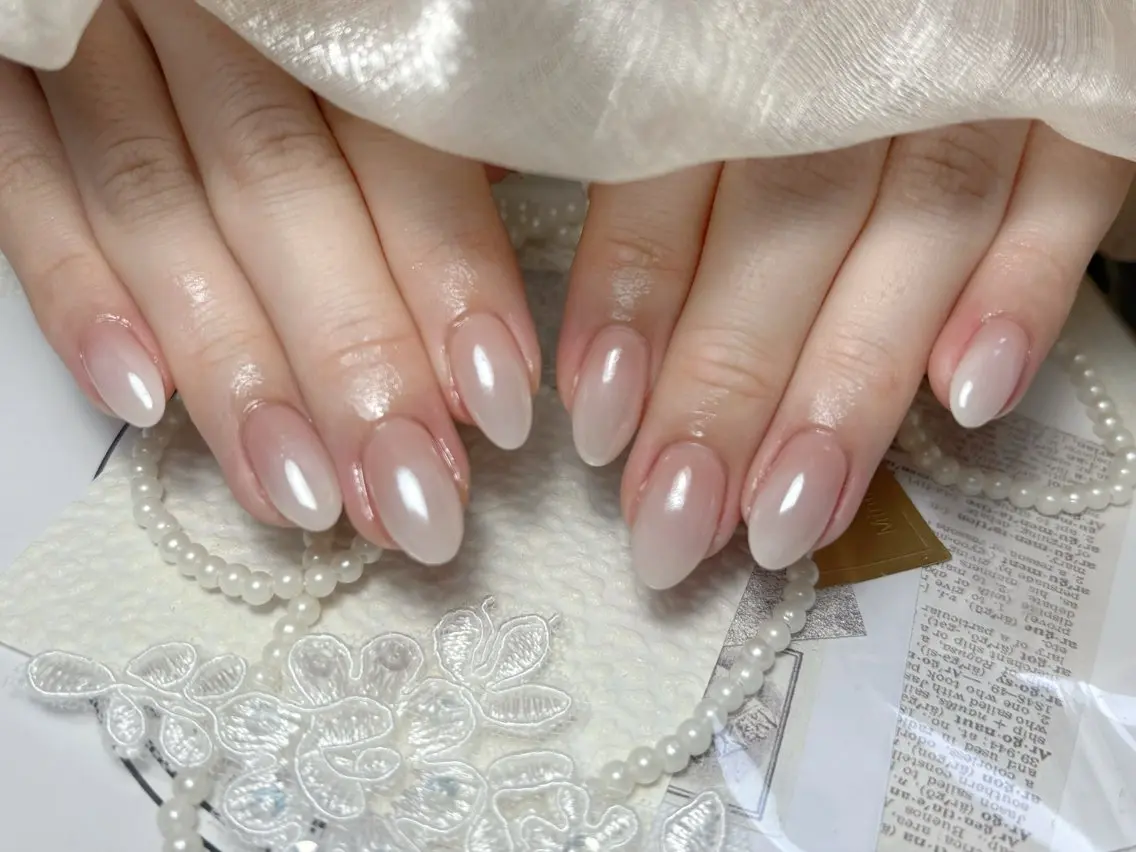 ネイル オーロラネイル チークネイル フレンチネイル ジェルネイル ガラスフレンチ ハンドネイル Nail Jolieのネイルデザイン