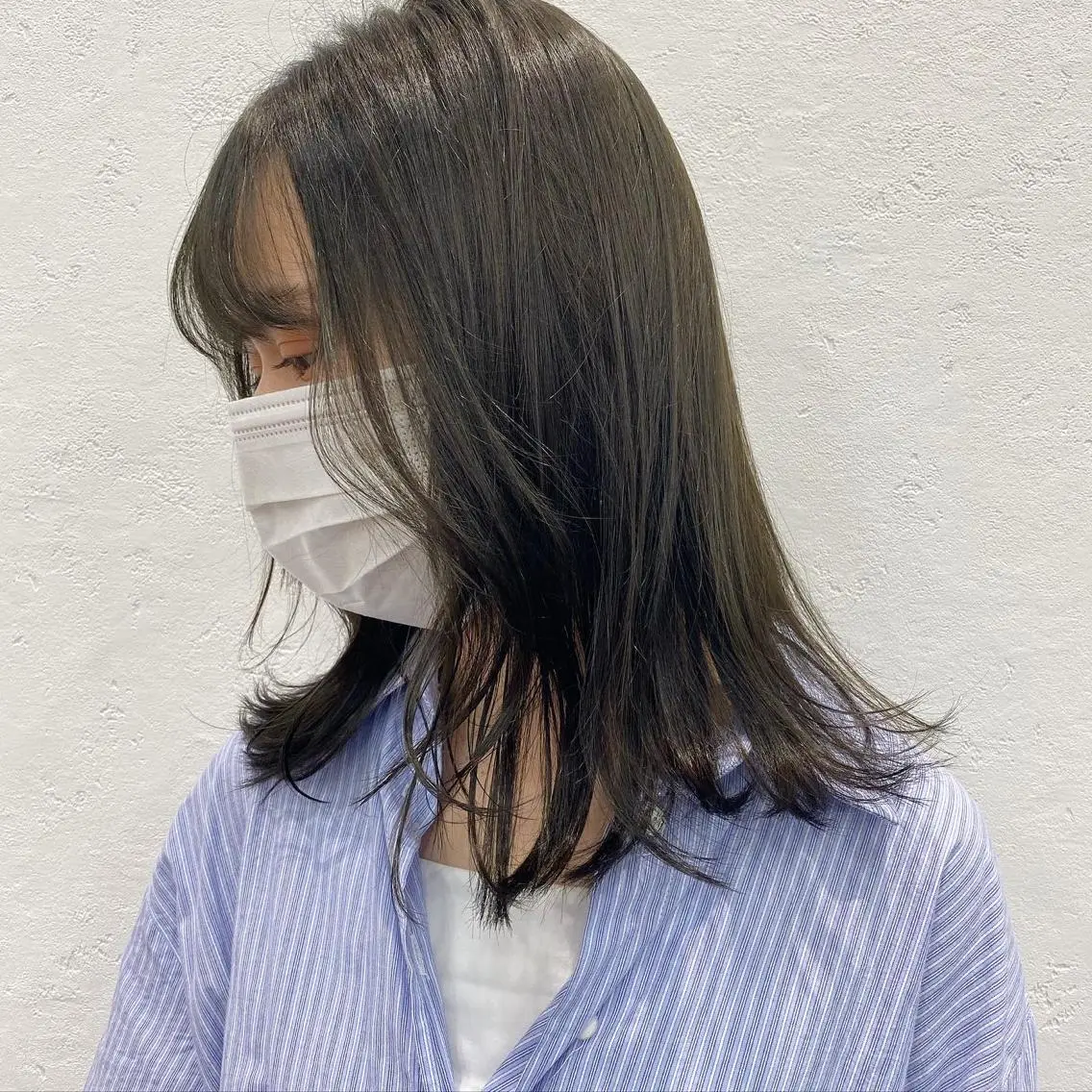 ミディアム カラー オリーブ/アッシュ やわらか透明感カラーのヘアスタイル