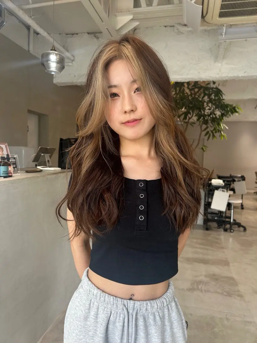 ロング カラー デザインカラー 関根 あきほのヘアスタイル