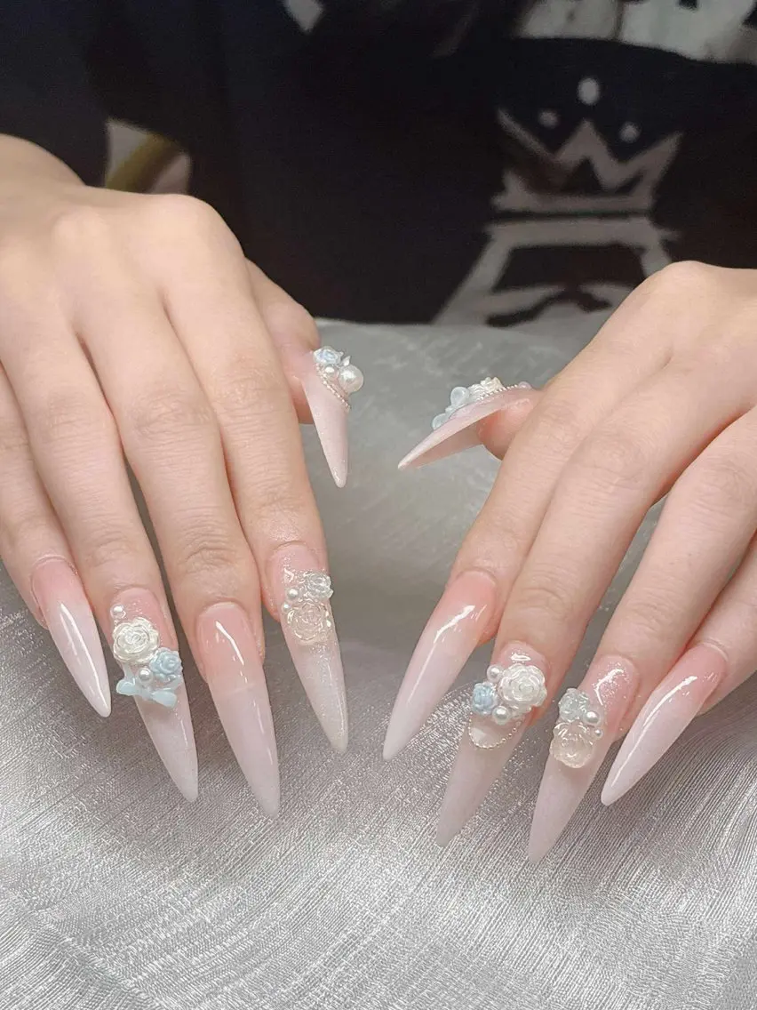 ネイル 長さ出し グラデーション 卒業式 キラキラネイル マグネットネイル ハンドネイル Lee Nailsのネイルデザイン