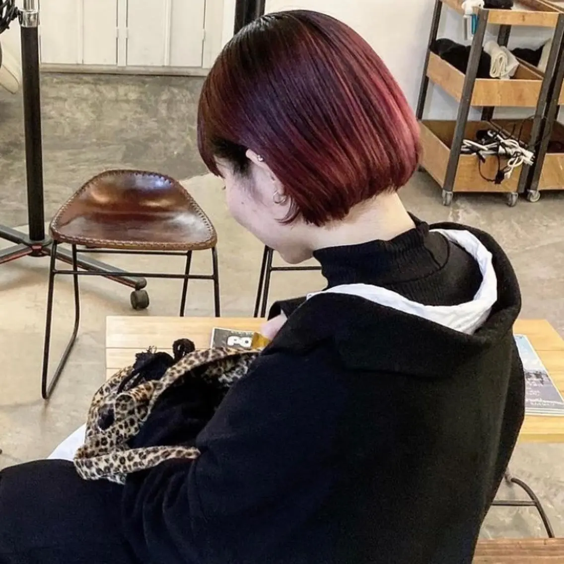 ショート カラー ブリーチ ブラウンカラー ハイトーンカラー レッドカラー レッドブラウン デザインカラー🥂 YUKAのヘアスタイル