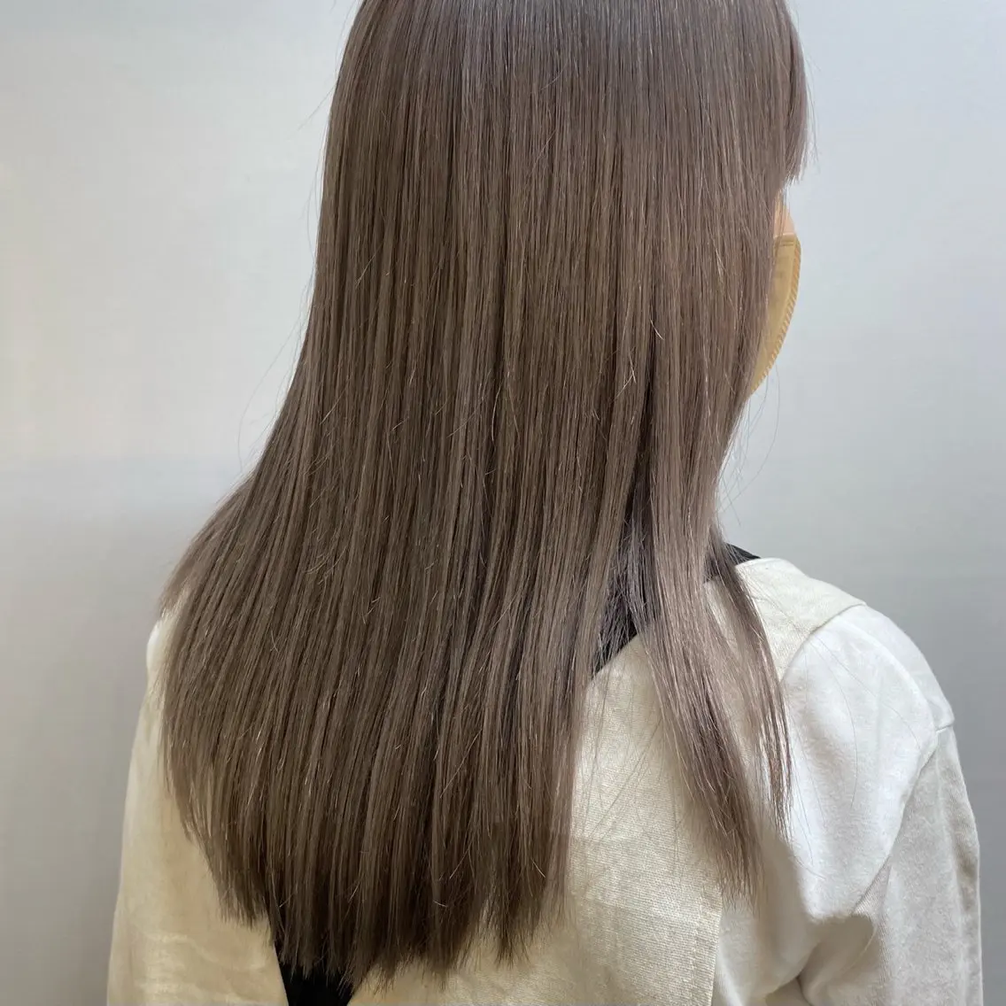 セミロング カラー カット ヘアカラー トリートメント くすみカラー / 肌馴染み/ 花房佑夏のヘアスタイル