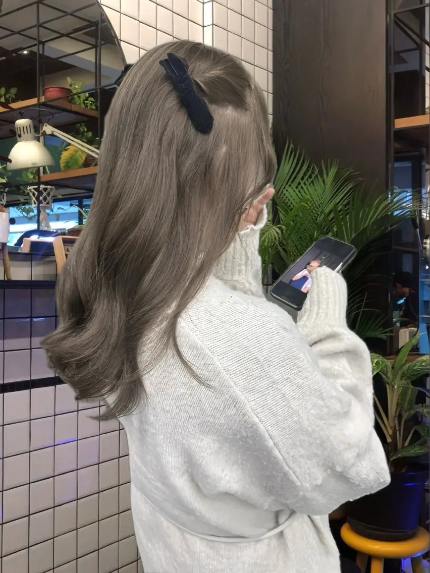 ミディアム カラー ベージュカラー ダブルカラー オリーブベージュ ヘアカラー トリートメント funo. /透明感カラーのヘアスタイル