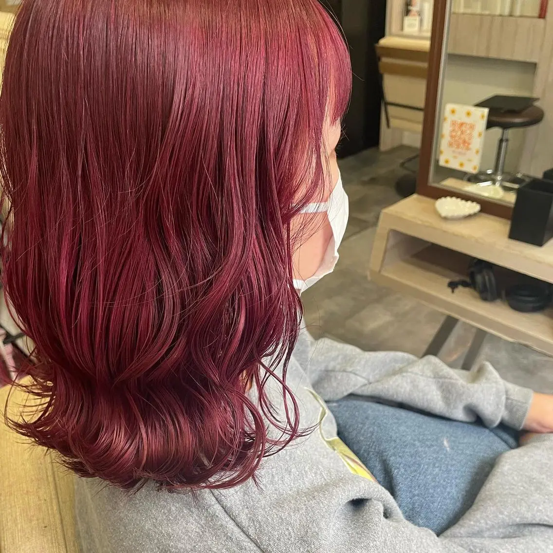 ミディアム カラー ブリーチ ダブルカラー イヤリングカラー トリートメント 吉村 夏椰のヘアスタイル
