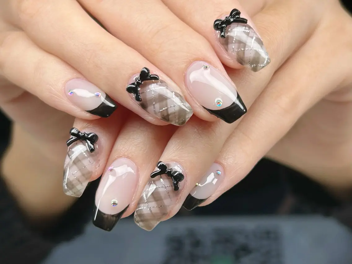 ネイル アートネイル チークネイル 成人式 入学式 長さ出し ハンドネイル Lino Nailのネイルデザイン