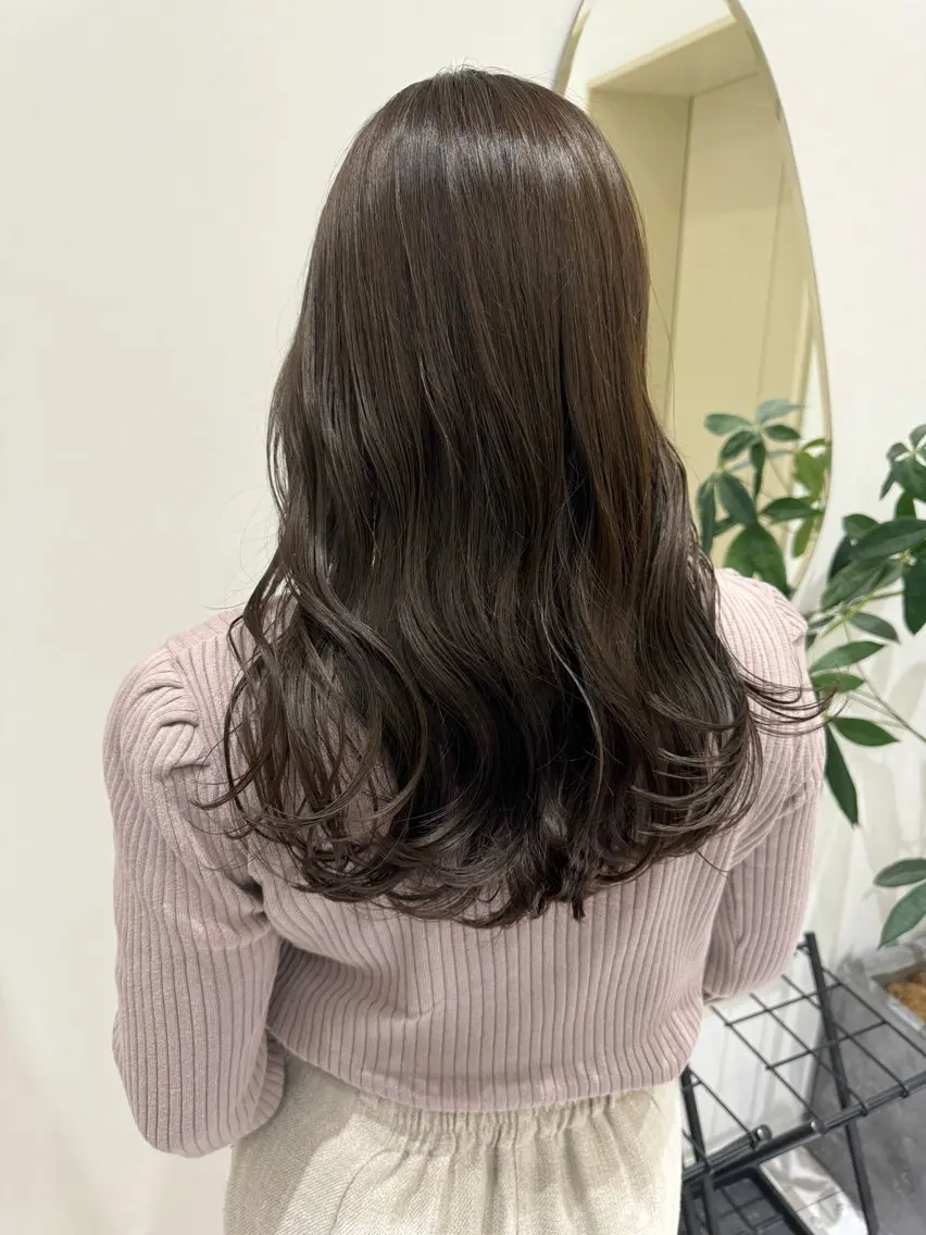 ロング カラー グレージュ オリーブグレージュ オリーブグレー トリートメント 透明感カラー ボブ ミディアム 齊木勇人のヘアスタイル