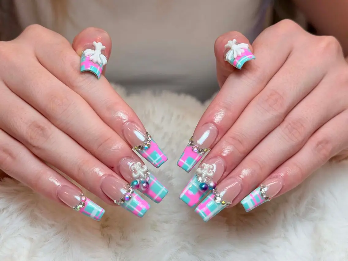 ネイル チークネイル 長さ出し フレンチネイル ジェルネイル グラデーション ハンドネイル RIBON nail 高田馬場のネイルデザイン