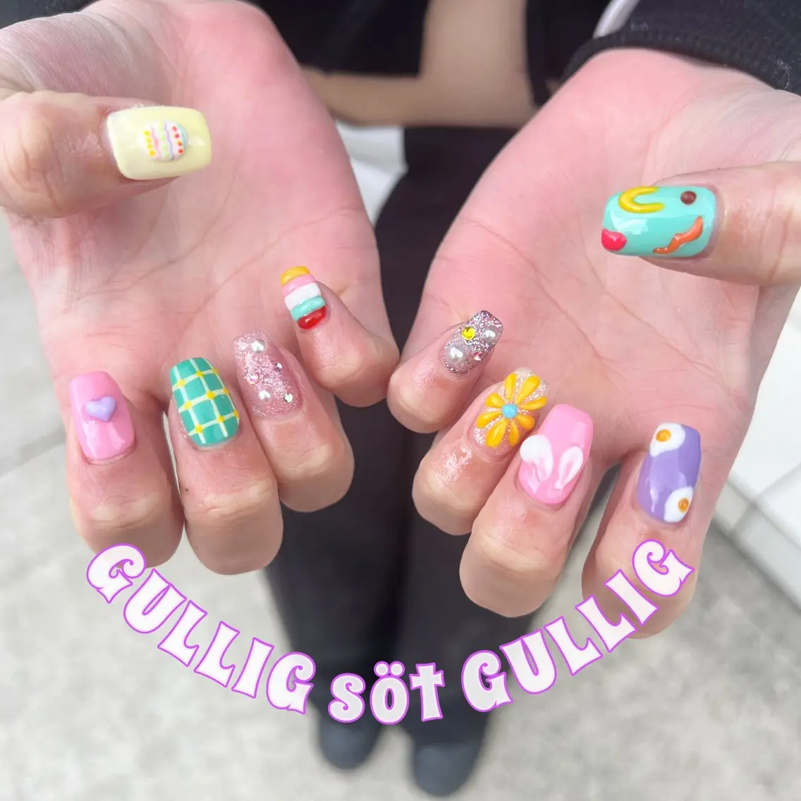 ネイル ハンドネイル フットネイル GULLIG söt GULLIGのネイルデザイン