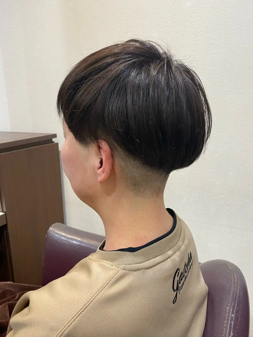 ショート カラー 仲井 充のヘアスタイル