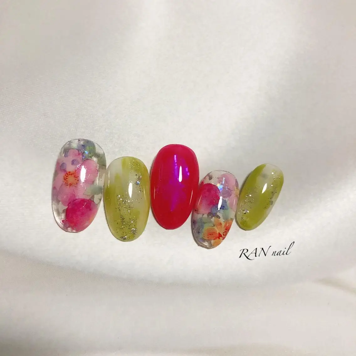 ネイル オーロラネイル フラワーネイル フットネイル キラキラネイル オフィスネイル ハンドネイル フットネイル RAN nailのネイルデザイン