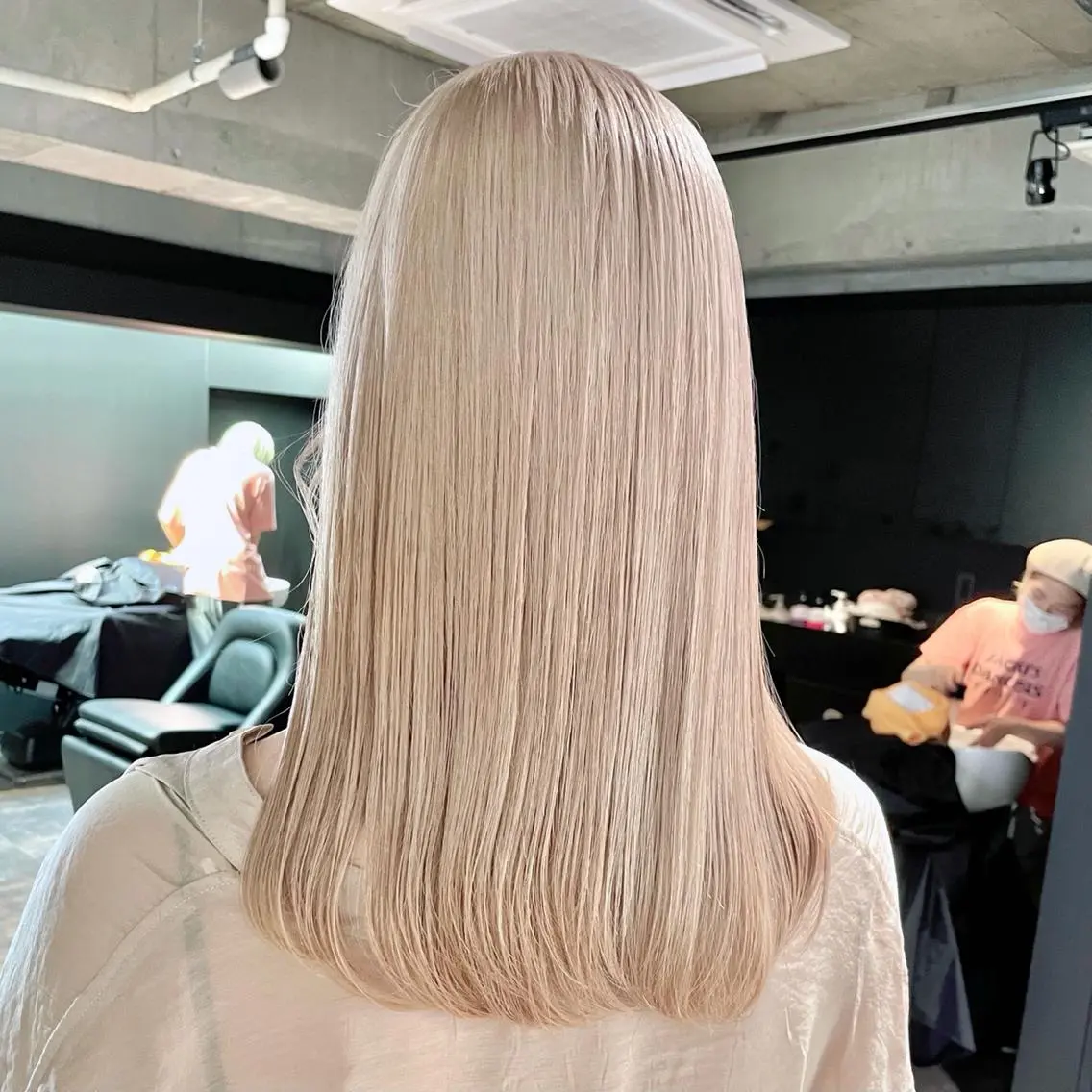 セミロング カラー ベージュカラー ブロンド ブロンドベージュ ヘアカラー トリートメント ✨MiL✨ ✨心斎橋✨のヘアスタイル