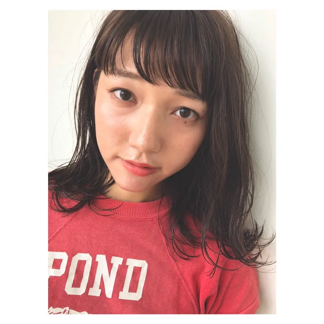 ミディアム カラー アッシュ ベージュカラー ボブ IKU顔周りレイヤー /ボブ/透明感カラーのヘアスタイル