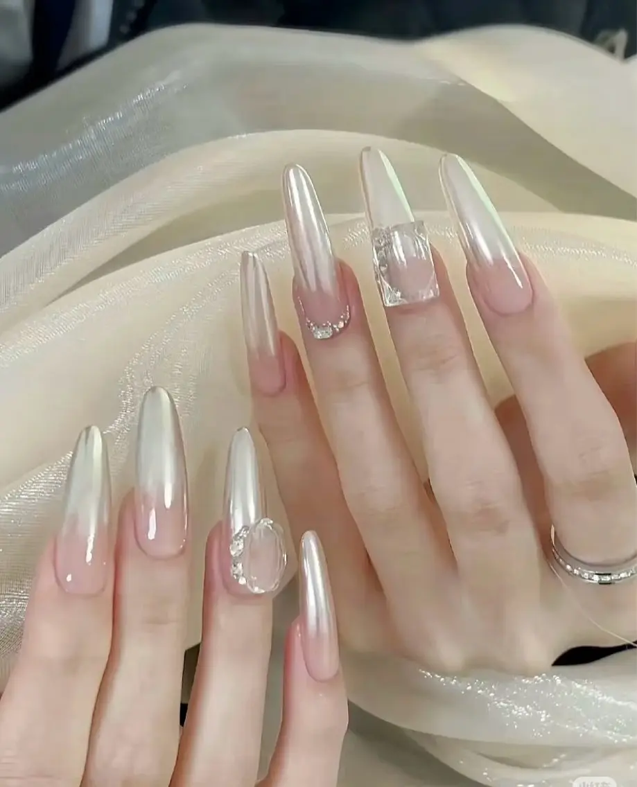 ネイル フラワーネイル フレンチネイル ジェルネイル ガラスフレンチ ハート ハンドネイル BabyYouMi nailのネイルデザイン