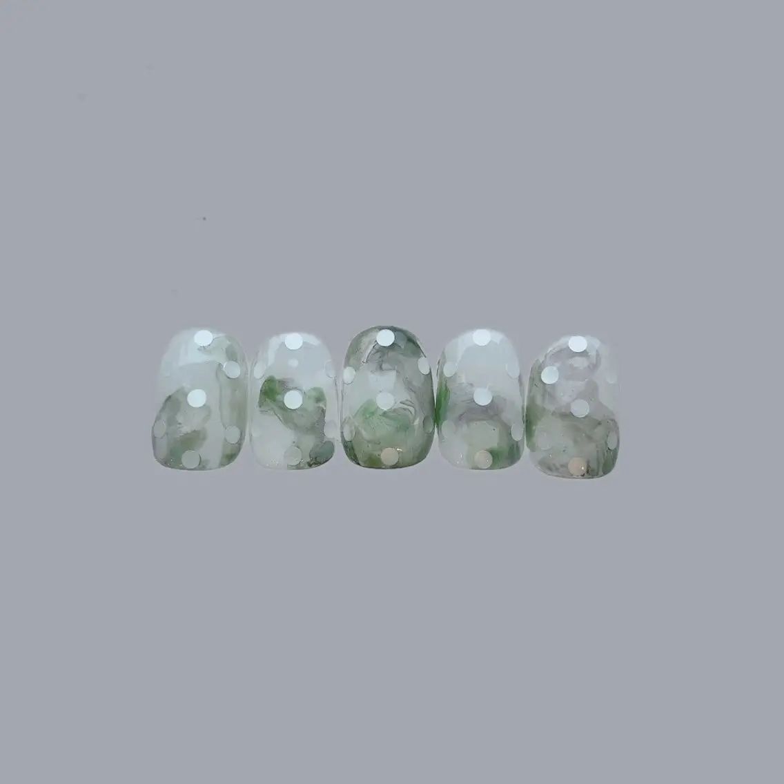 ネイル BRooCH yuzuのネイルデザイン
