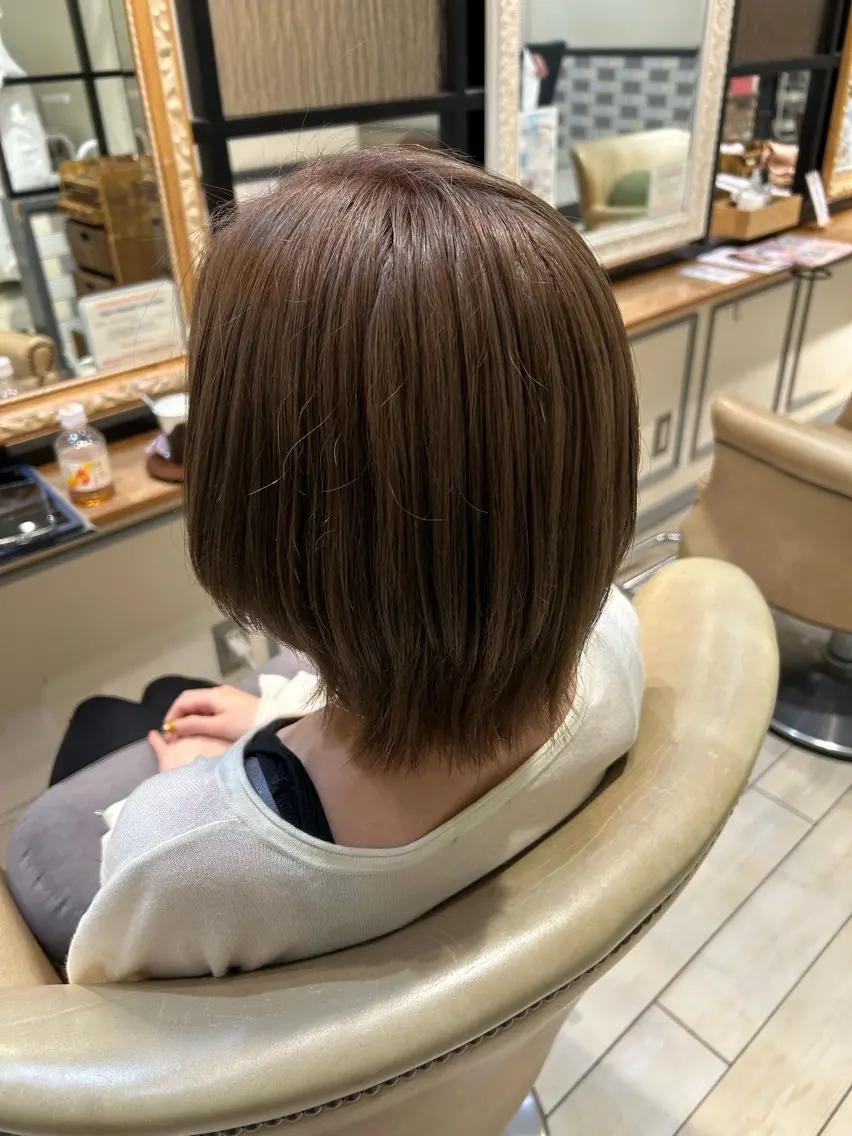 ショート カラー ベージュカラー ブリーチ ヘアカラー たけだ ゆうほのヘアスタイル