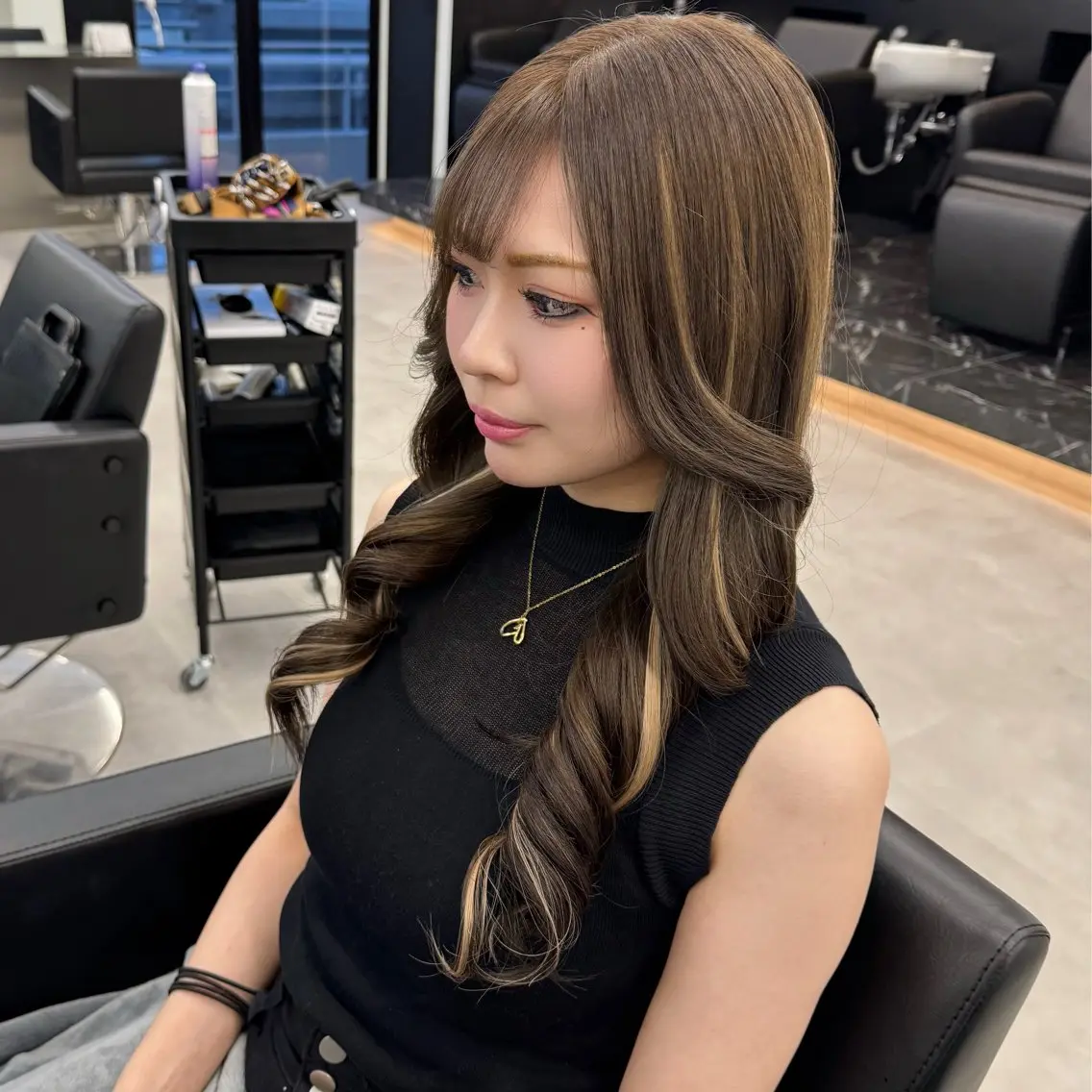 ロング カラー ブリーチ グレージュ ハイライトカラー ブリーチなしカラー エクステ ヘアカラー エクステ ベージュ/エクステ /職人/KENTAのヘアスタイル