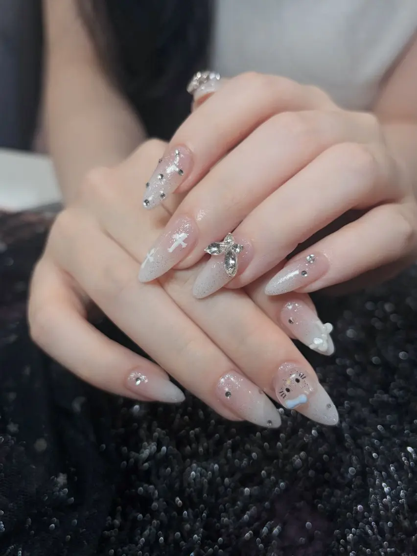 ネイル 成人式 フラッシュネイル フレンチネイル ジェルネイル グラデーション ハンドネイル 😍Yumi❤️ 💅Nail💅のネイルデザイン